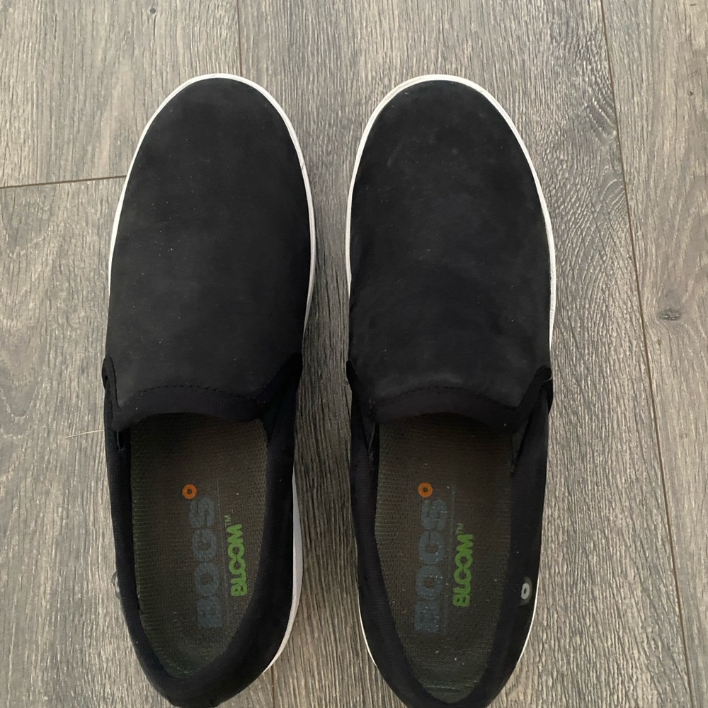 Bogs Women's Black Slip-On Sneakers